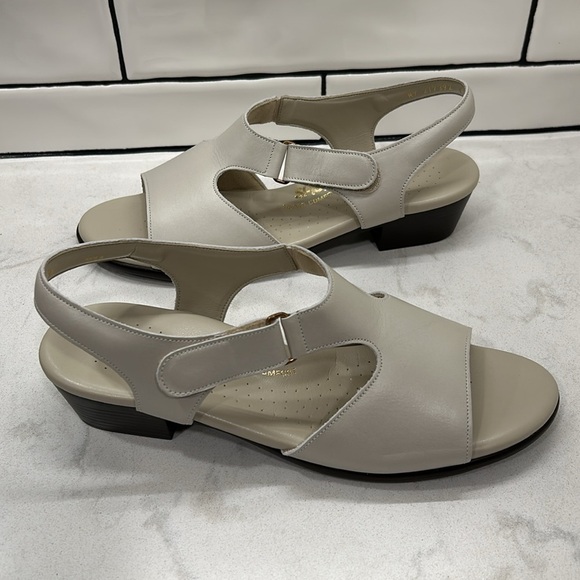 SAS Suntimer Heel Strap Sandal Pearl Bone Size 10 - Picture 10 of 15